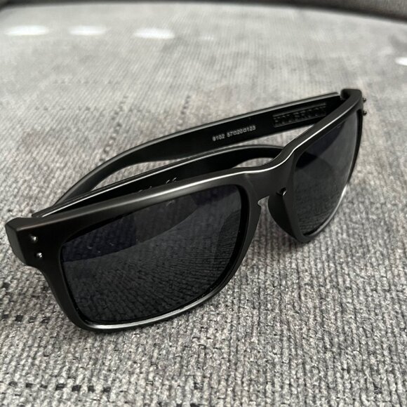 Oakley Holbrook Sunglasses 009102 Black Lenses-Black Matte Frame - Picture 12 of 14